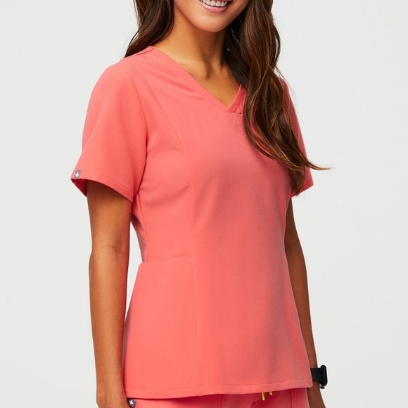 Figs Hot Coral Scrub Set - Picture 5 of 5